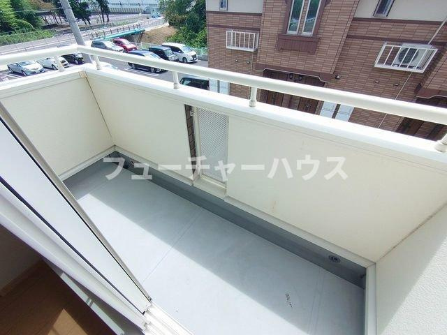 ロイ　ファロのバルコニー|バルコニーからの眺めを楽しみながら食事をしませんか