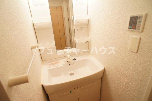 サンリット末広の洗面所|脱衣スペースもあります