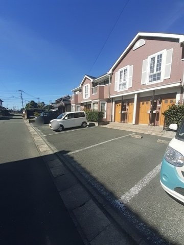 エトワールの駐車場