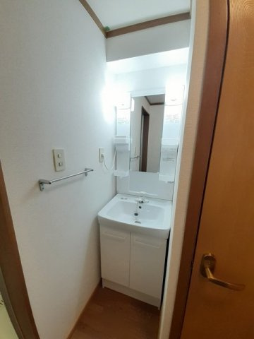 サニーコート六田２の洗面所