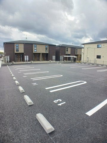 ロイヤルエスポワール　Ⅲの駐車場