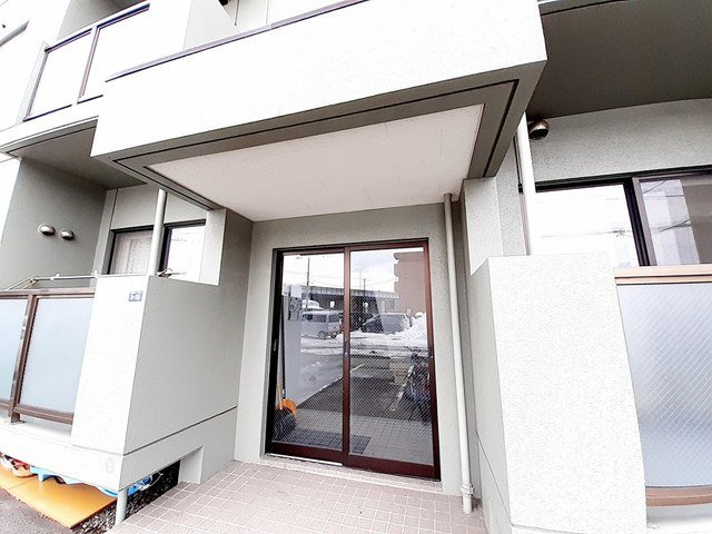 ヴィラエルンテ平和通Ⅰのエントランス