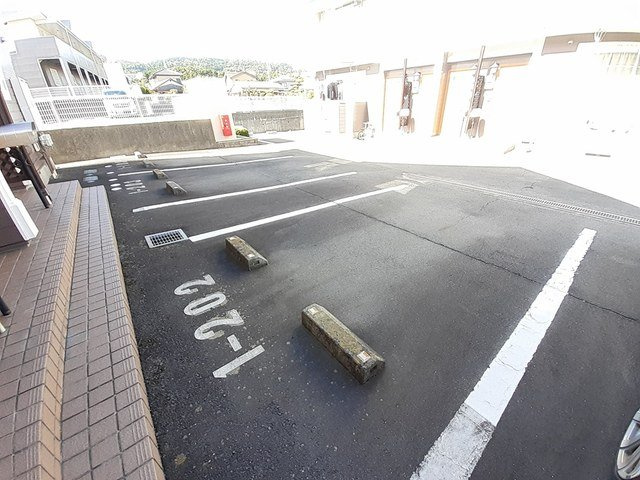 エスポワールＭⅡの駐車場