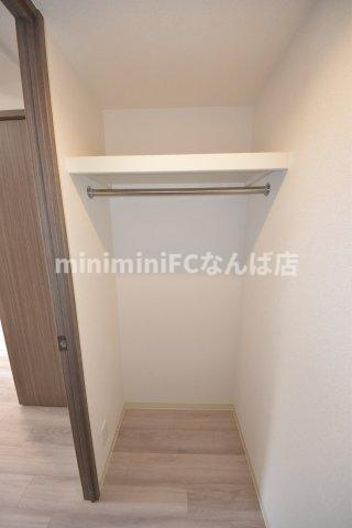 プレサンスドームシティコレーレの収納|背面にも同じものがあるウォークインＣＬ
