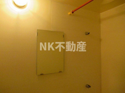 【浴室】 | 大宝枚岡グリーンヒルズ（枚岡賃貸） | お風呂に鏡があります
