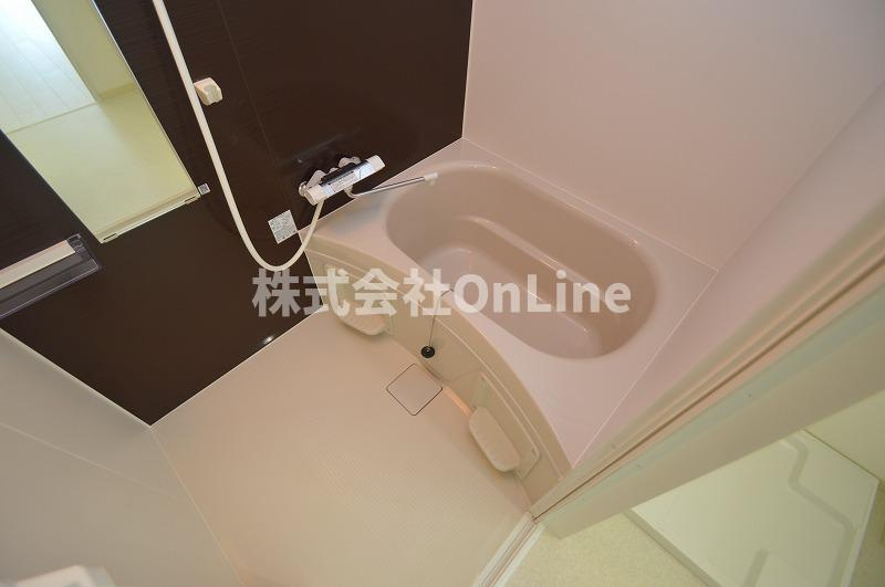 東大阪市近江堂１丁目のアパートの浴室