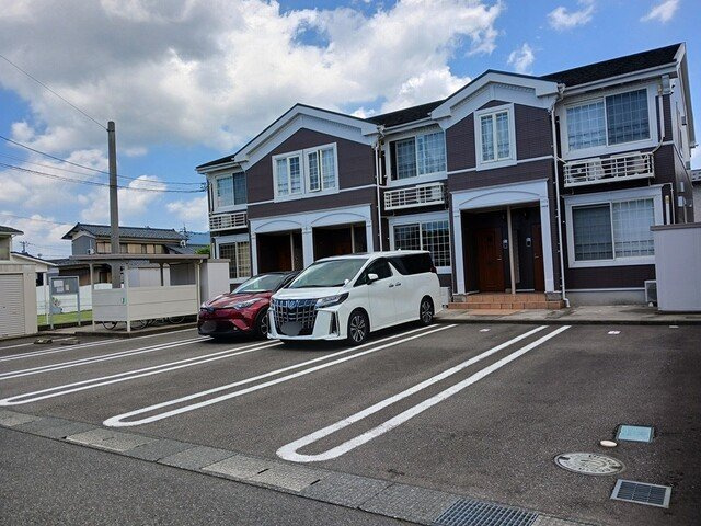 エクセレント　メゾンの駐車場