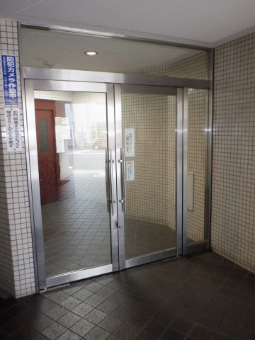 パシフィックパレス元浅草のエントランス
