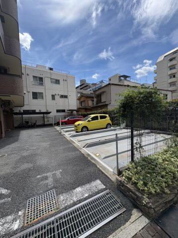 ダイアパレスグランデージ板橋の駐車場
