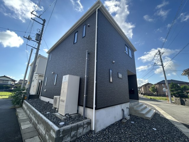 阿南市那賀川町北中島　第二号棟新築戸建ての外観