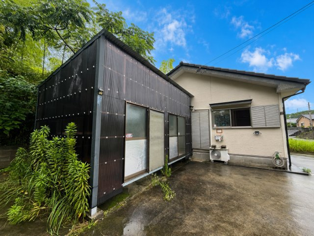 志布志市安楽　３LDK一戸建ての外観|約20㎡の倉庫があります