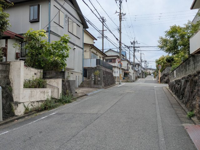 阪南市箱作　中古一戸建ての前面道路含む現地写真