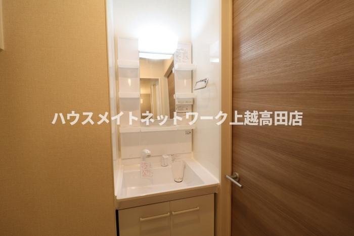 シャインピークス上越妙高 Ｂの独立洗面台|洗髪洗面化粧台