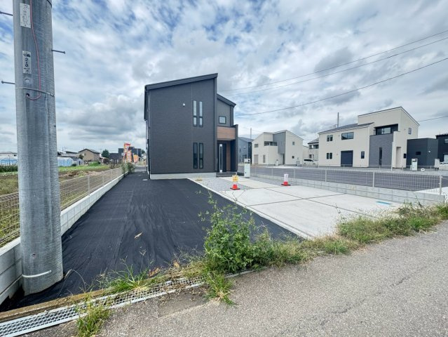 【外観】 | 木間ヶ瀬Ⅵ　全10棟 | 住宅ローン控除や税制優遇の対象となる場合もあり、家計にも嬉しい住まいでゆとりある敷地が快適な暮らしを支え、将来を見据えて長く住み続けられる住まいです。