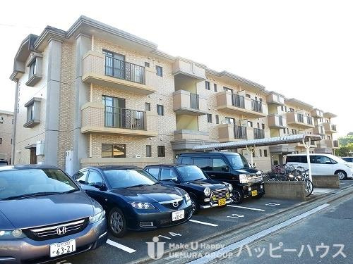ドミール水城の駐車場