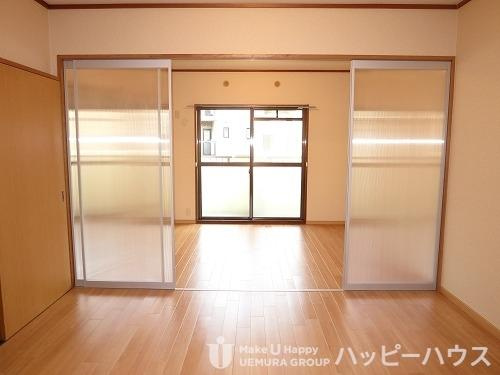 ドミール水城の居間・リビング