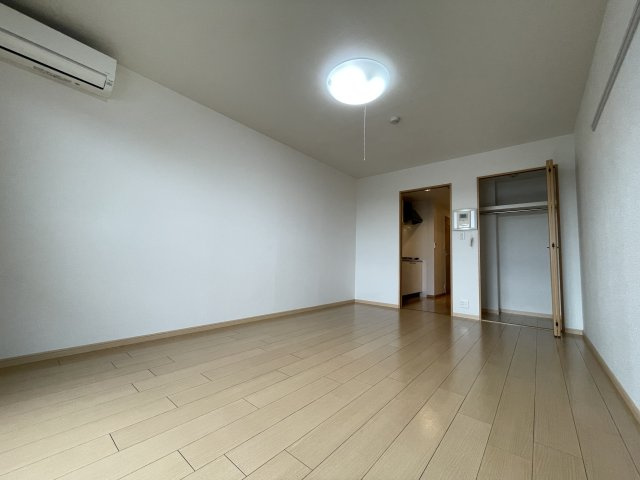 ランデュール逆瀬川　の居間・リビング|こちらの居間で趣味の時間をお楽しみください