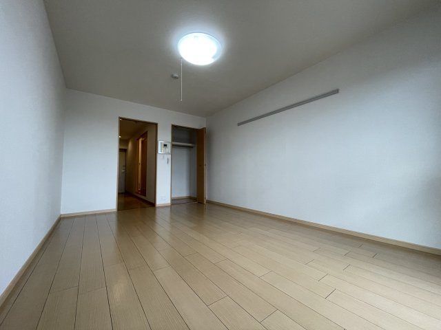 ランデュール逆瀬川　の居間・リビング|ゆったりとした居間です