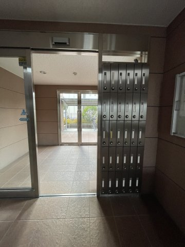 ランデュール逆瀬川　のエントランス|落ち着いたエントランスです