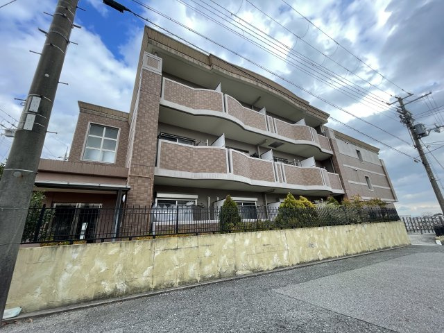 ランデュール逆瀬川　の外観|物件の外観です
