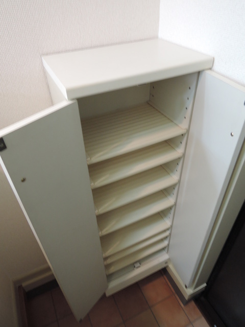 モンシャトー東伏見の玄関|★シューズＢＯＸ★