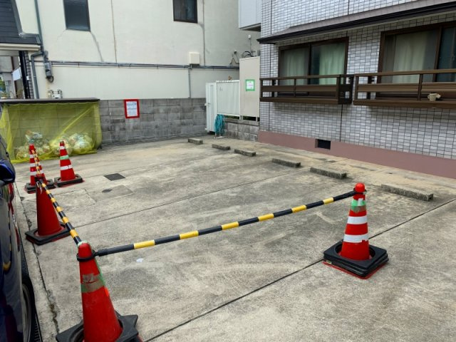 箕輪マンションの駐車場