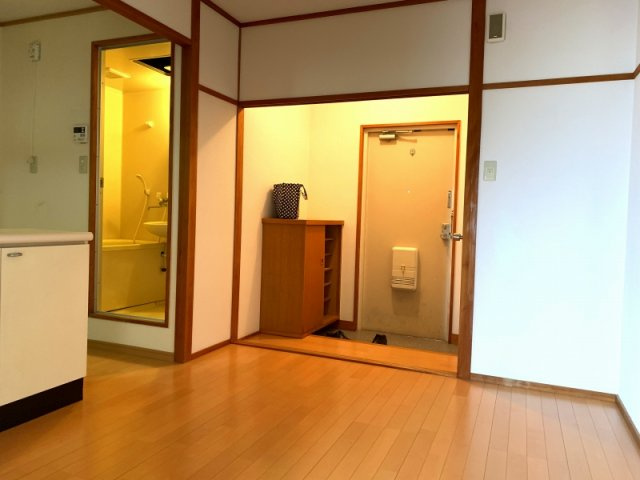 箕輪マンションの居間・リビング
