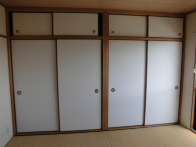 三隆２コーポラスの収納