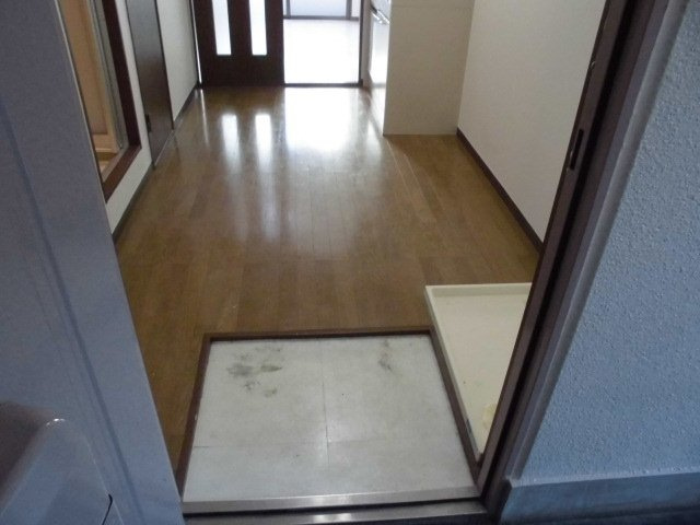 マンションアマティの玄関