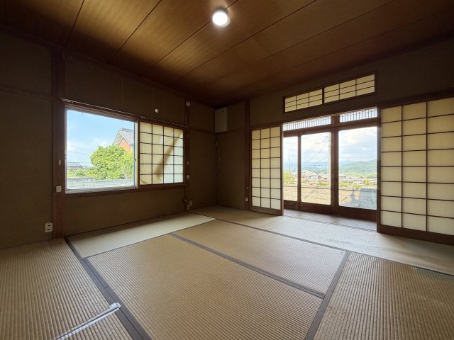 御所市増　中古戸建の和室|DK続きの和室８帖♪
