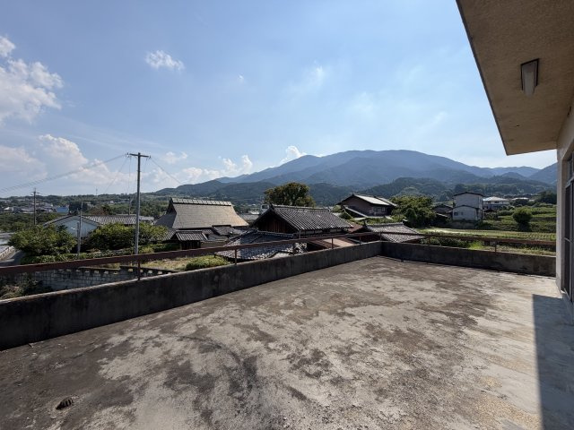 御所市増　中古戸建のバルコニー