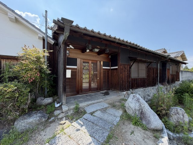 御所市増　中古戸建の外観|周辺には田畑が広がり、のどかな景観が魅力♪　バルコニーから広がる開放的な景色をぜひご覧ください(^^)/