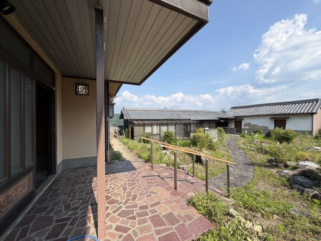 御所市増　中古戸建の外観|広いお庭!(^^)!