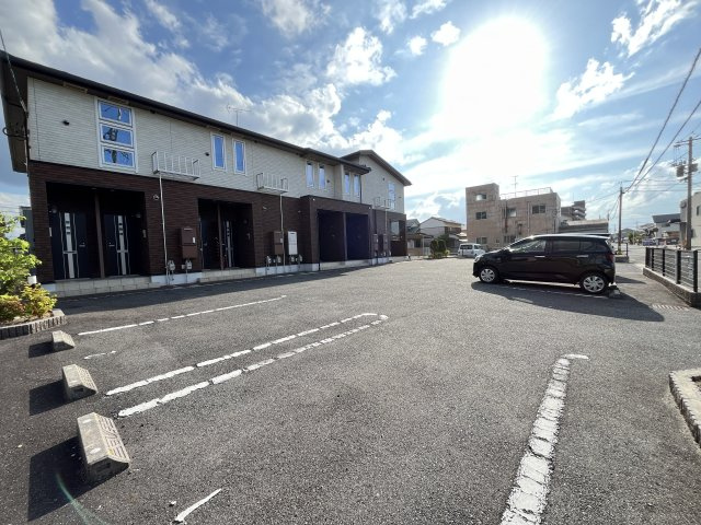 ロイヤル　コートの駐車場
