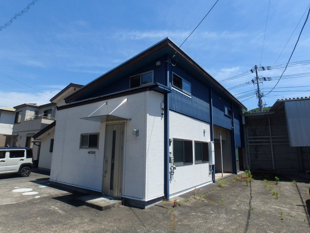 河津町峰車庫付き中古住宅