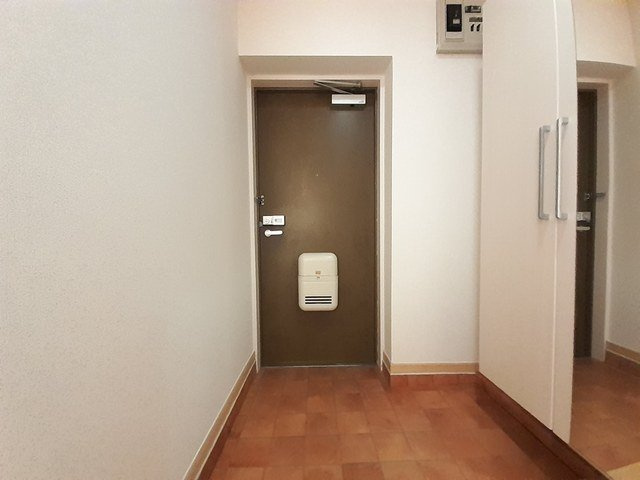 ロジュマン本城の玄関