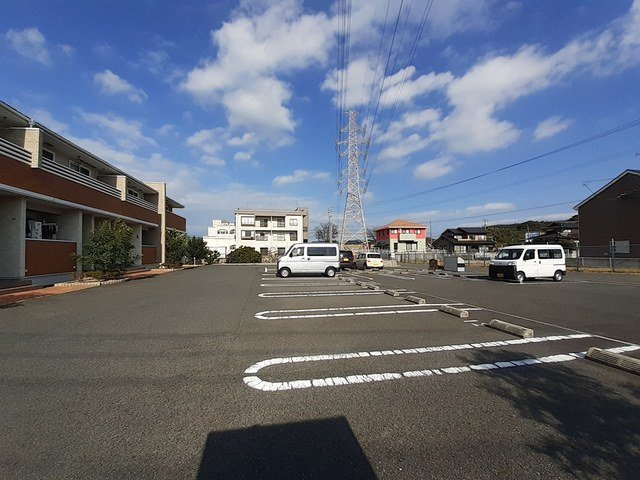 フィオーレの駐車場
