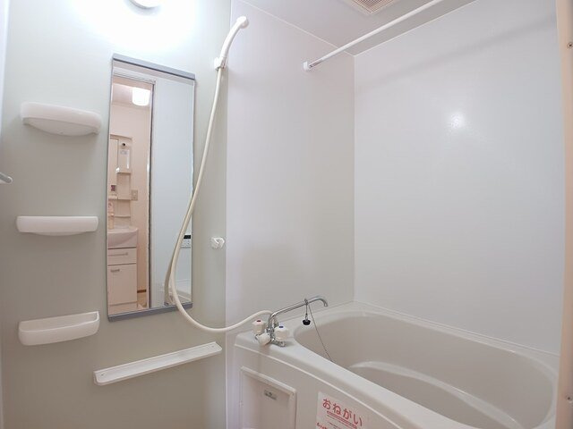 ニュークレストール・ノブＡの浴室