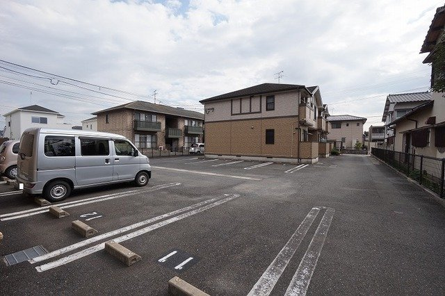 グラン・リーオＢの駐車場