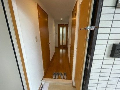 ルミエール岸町の玄関