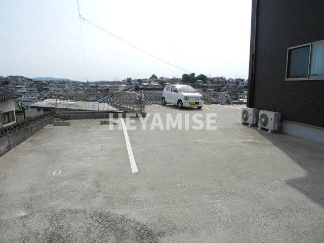 アイハウス栄田の駐車場