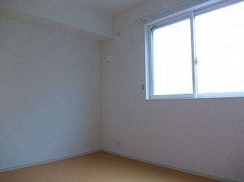 【内装】 | グランペール古賀Ⅲ　Ｂ | 明るい色調の室内です