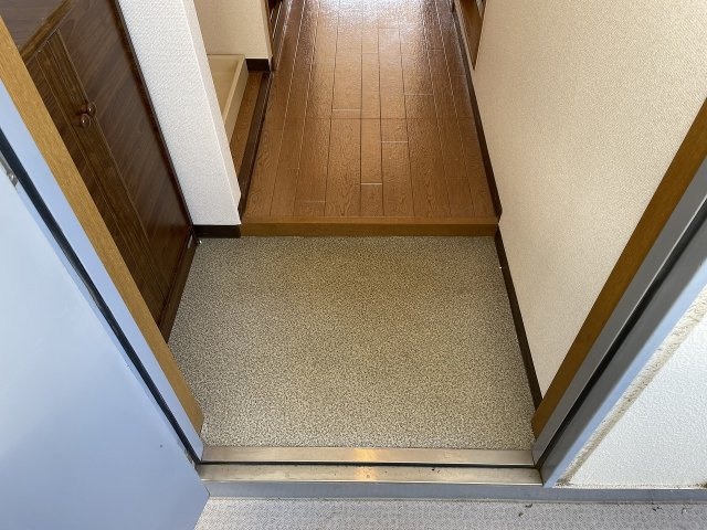 ベル蛍池の玄関