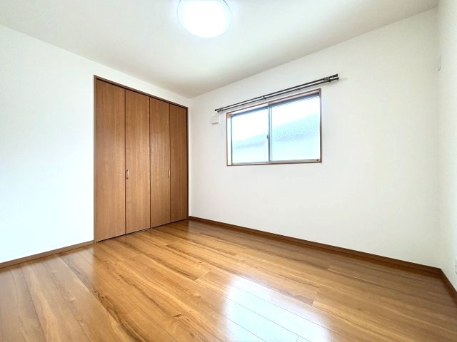 河内長野市原町３丁目の一戸建ての洋室