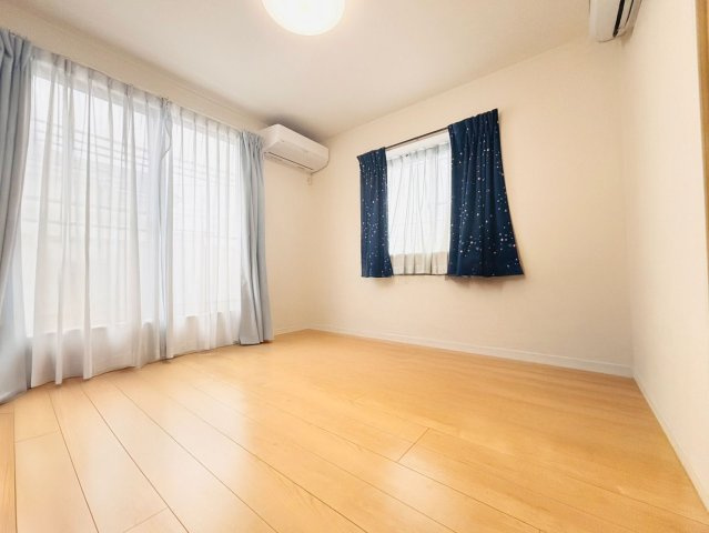 藤沢市円行１丁目　中古戸建の洋室