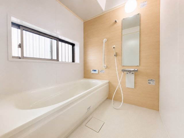 藤沢市円行１丁目　中古戸建の浴室