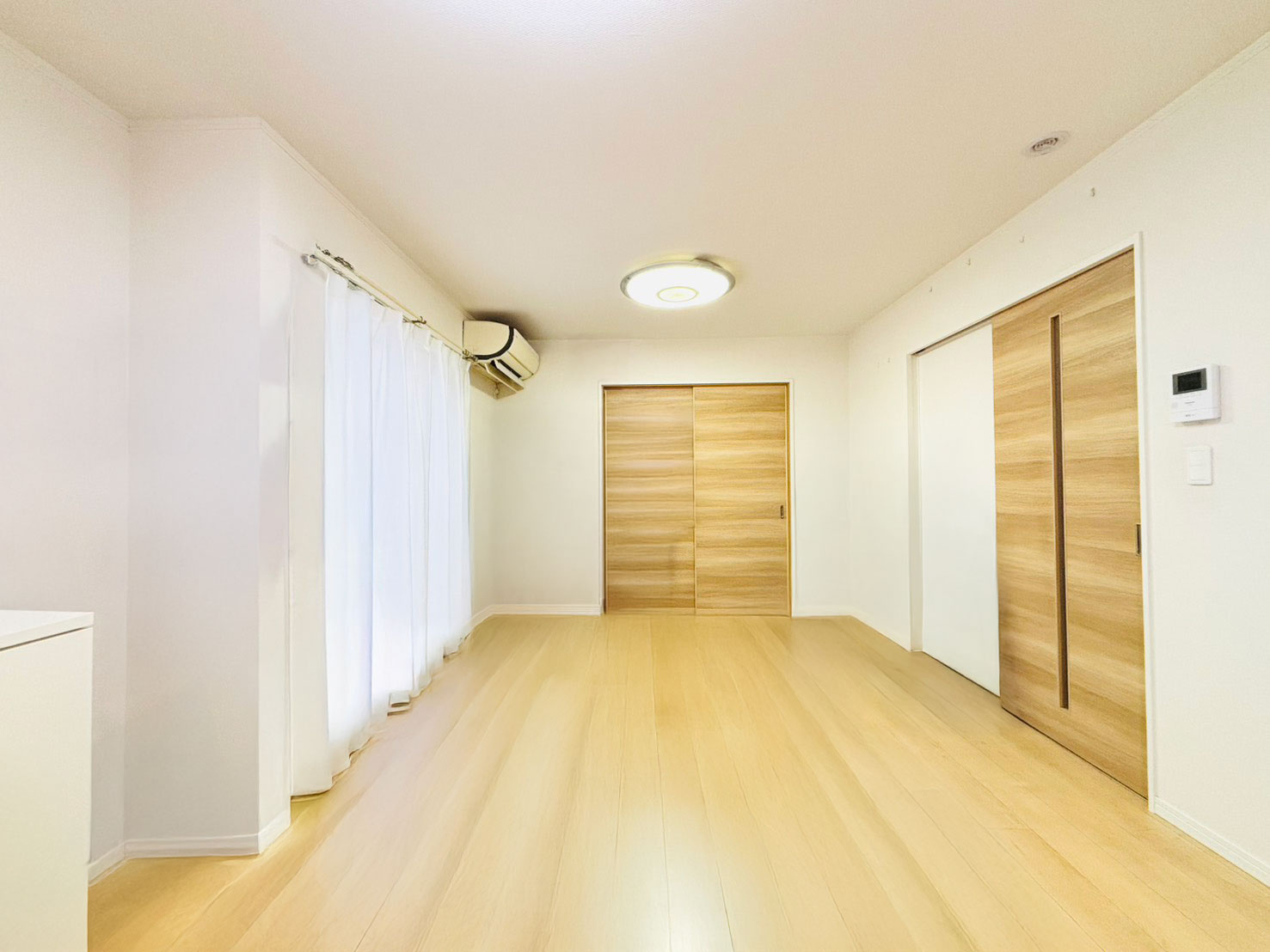 藤沢市円行１丁目　中古戸建の居間・リビング