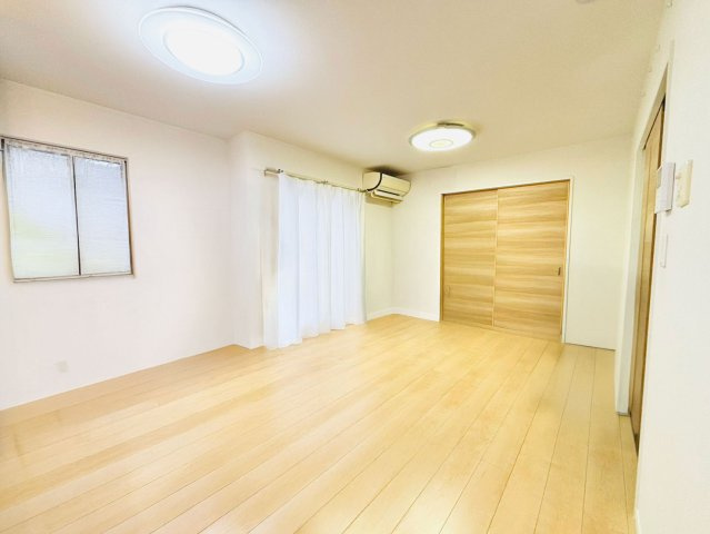 藤沢市円行１丁目　中古戸建の居間・リビング