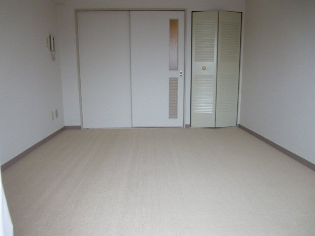 ベルトピア岡町ガーデンハイツの居間・リビング