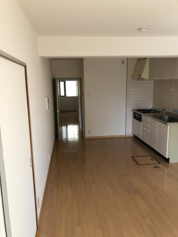 福岡市南区野間１丁目の賃貸マンションの居間・リビング